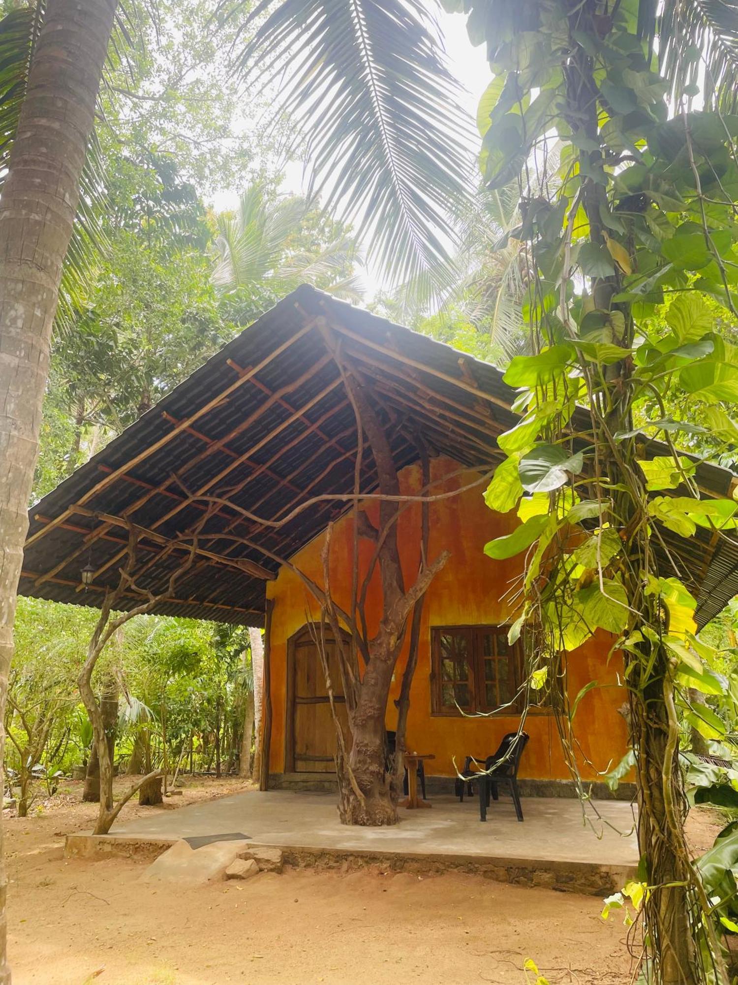 Lakeside Cabana Tissamaharama Hotel Exterior photo