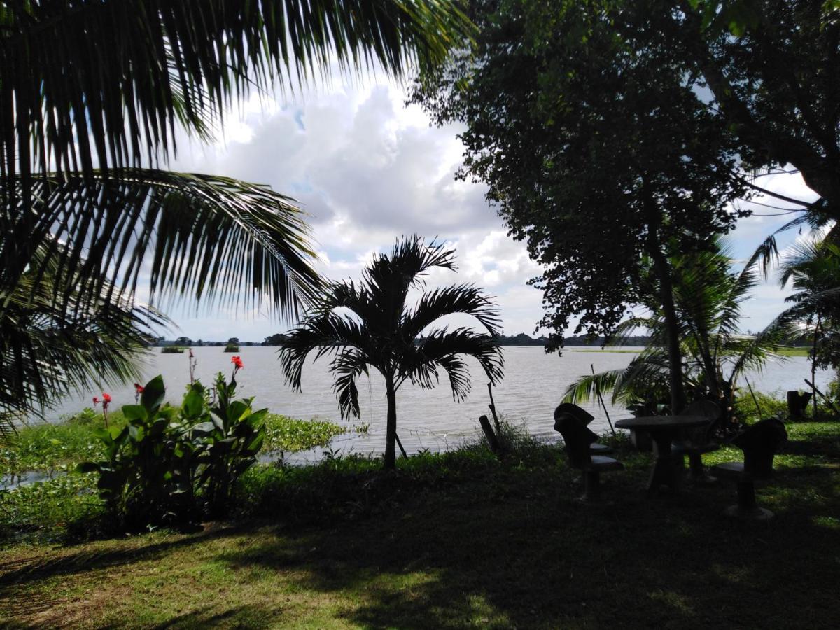 Lakeside Cabana Tissamaharama Hotel Exterior photo